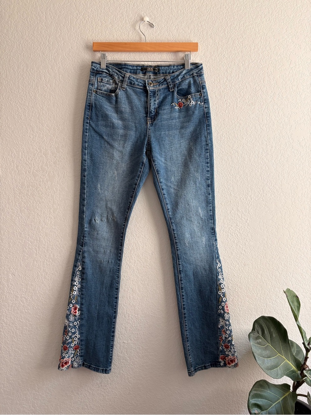 Lucky & Blessed Flare  Denim Jeans Western embroidered Womens Sz  8